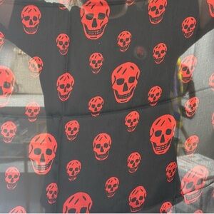 NWT Alexander McQueen Black and Red Skull Scarf